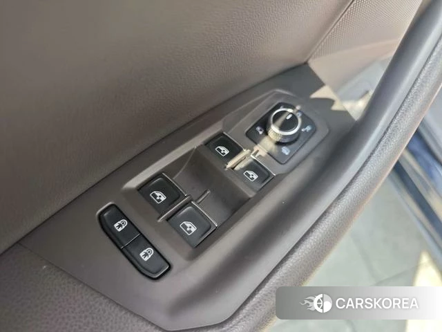 Volkswagen Touareg 2021 Черный из Китая, фото 6