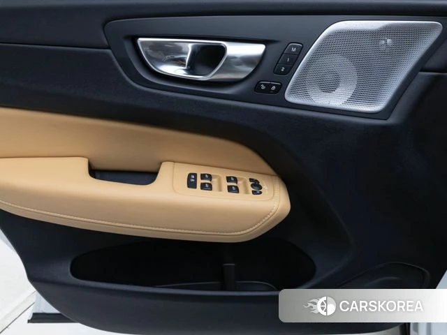 Volvo XC60 second Generation 2023 Белый из Кореи, фото 6