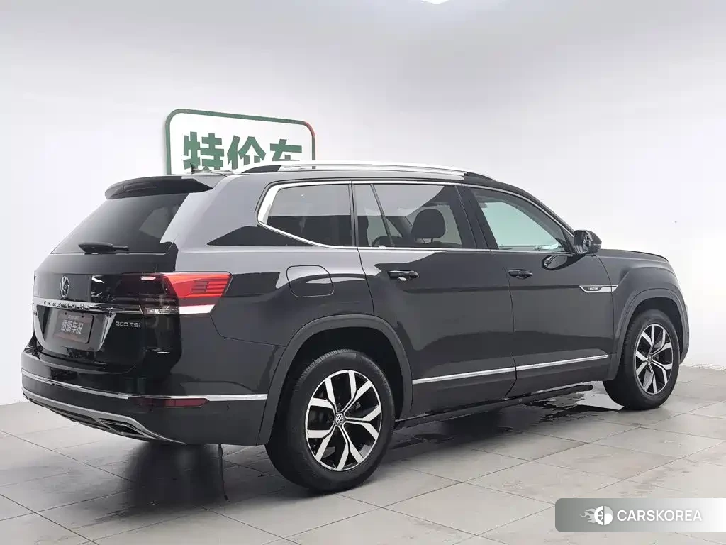 Volkswagen Touareg 2018 Черный из Китая, фото 6