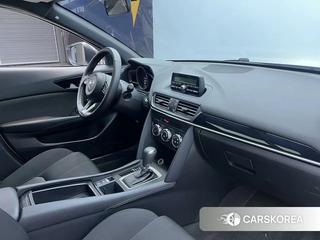 Mazda CX-4 2023 Белый из Китая, фото 6
