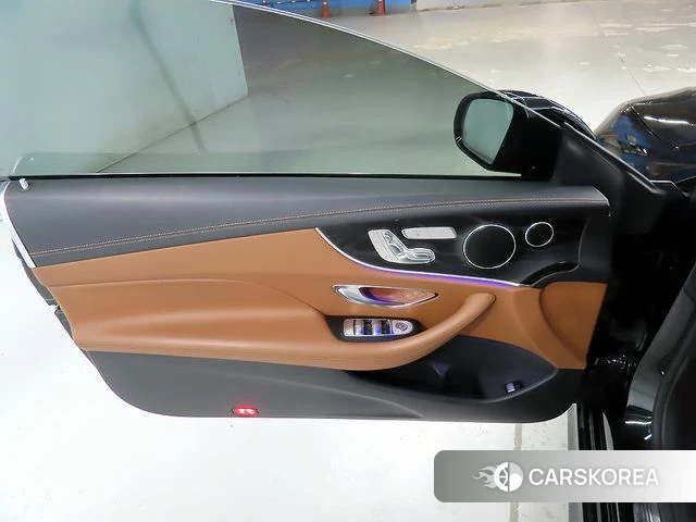 Mercedes-Benz E-Class W213 2018 Черный из Кореи, фото 6