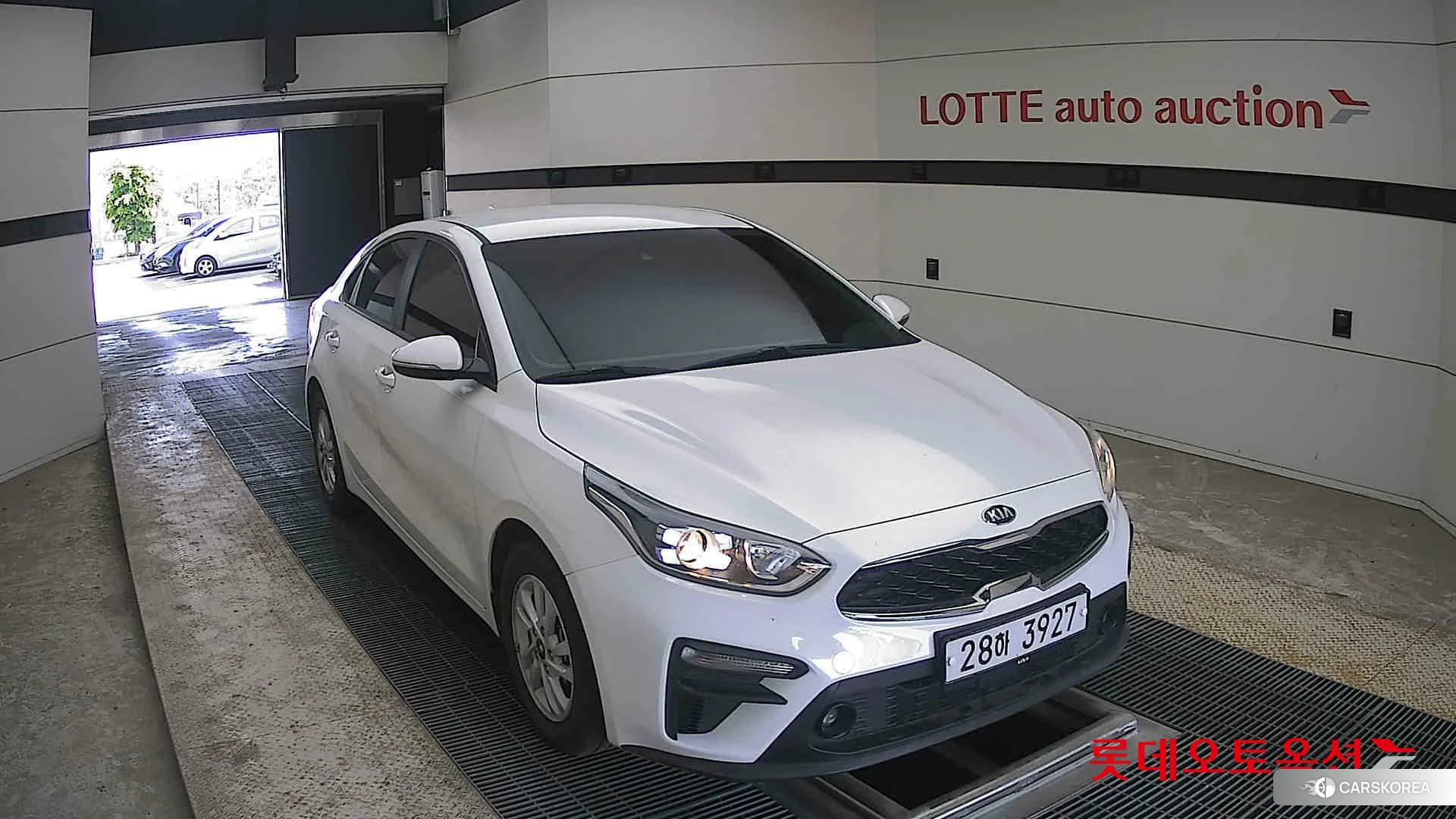 Kia K3 2020 Snow White Pearl из Кореи, фото 6
