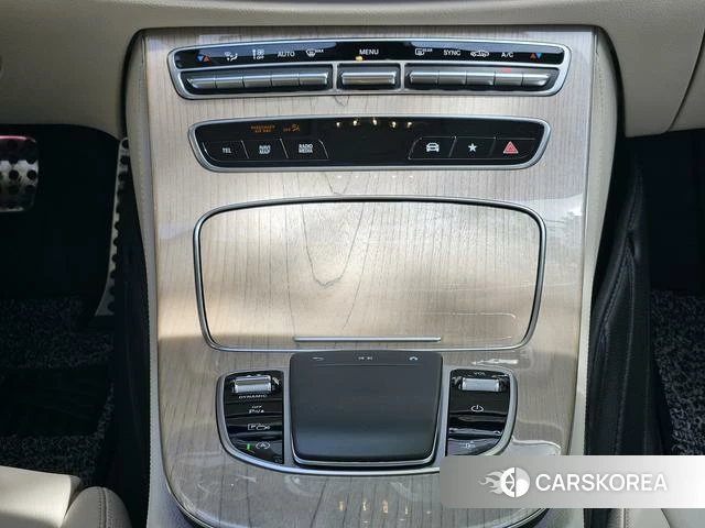 Mercedes-Benz E-class (imported) 2023 Зеленый из Китая, фото 6