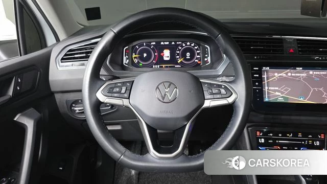 Volkswagen Tiguan second Generation 2023 Белый из Кореи, фото 6