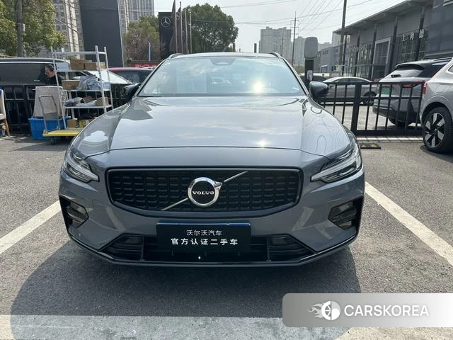 Volvo V60 2024 Темно-серый из Китая, фото 6