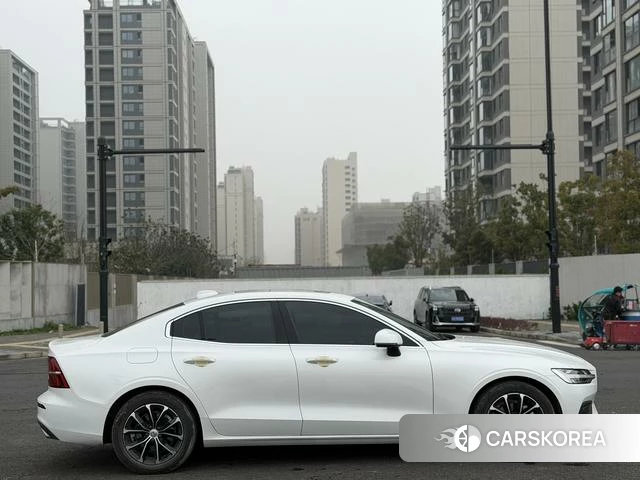 Volvo S60 2022 Белый из Китая, фото 6
