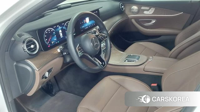 Mercedes-Benz E-Class W213 2022 Белый из Кореи, фото 6