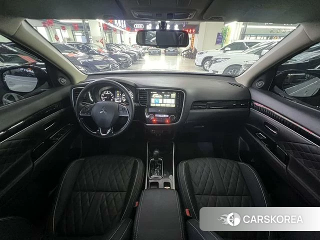Mitsubishi  Outlander 2021 Белый из Китая, фото 6