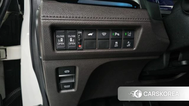 Honda Odyssey 2019 Белый из Кореи, фото 6