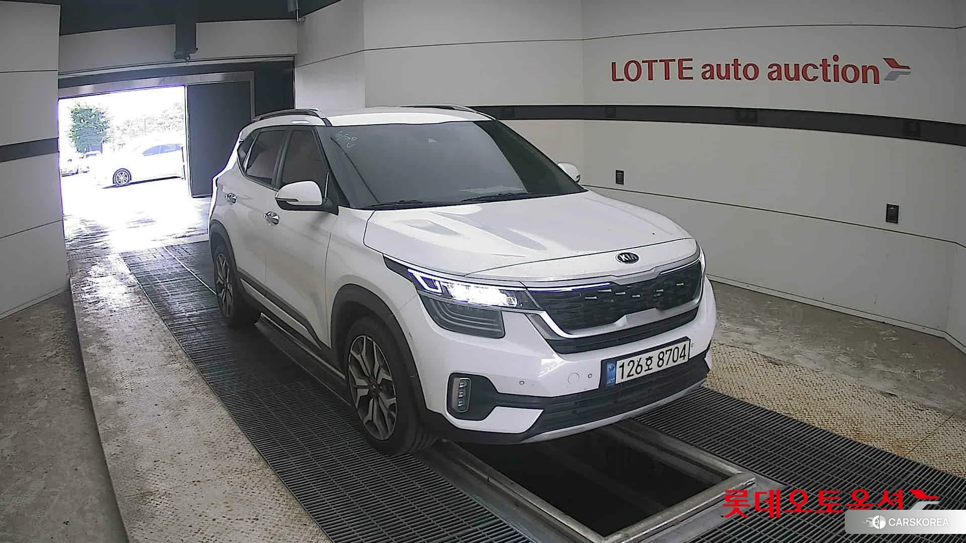 Kia Seltos 2022 Белый из Кореи, фото 6