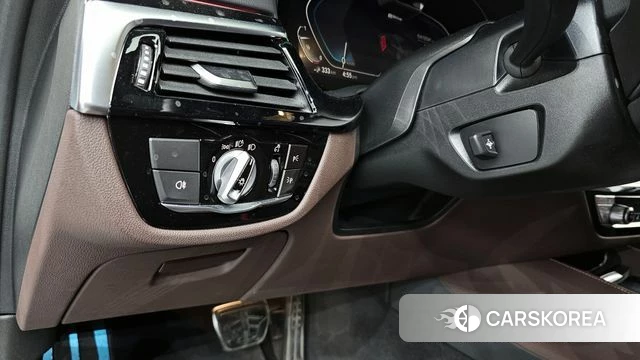 BMW 5 Series (G30) 2021 Белый из Кореи, фото 6