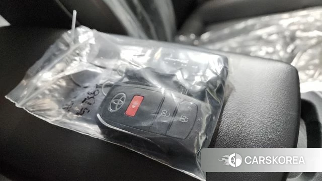 Toyota Prius 5th Generation 2024 Белый из Кореи, фото 6
