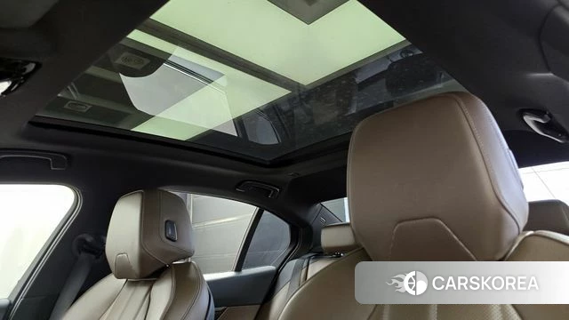 BMW 5 Series (G60) 2024 Белый из Кореи, фото 6