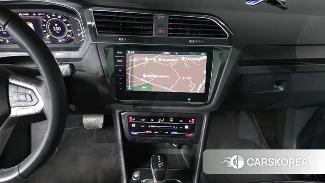 Volkswagen Tiguan second Generation 2023 Белый из Кореи, фото 6