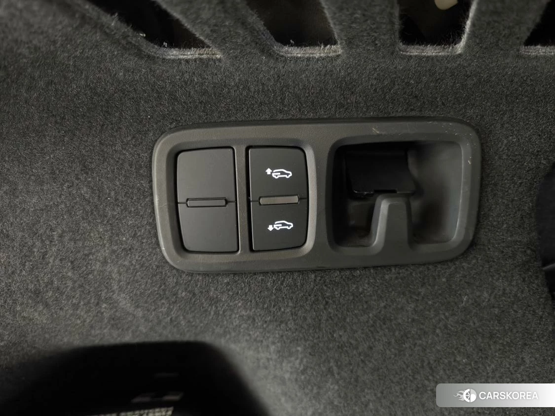 Audi Q8 2021 Черный из Китая, фото 6
