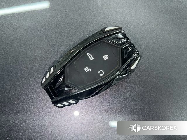 GAC Trumpchi Shadow Leopard 2024 Темно-серый из Китая, фото 6