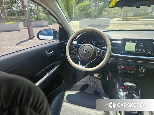 Kia Stonic 2018 Белый из Кореи, фото 6
