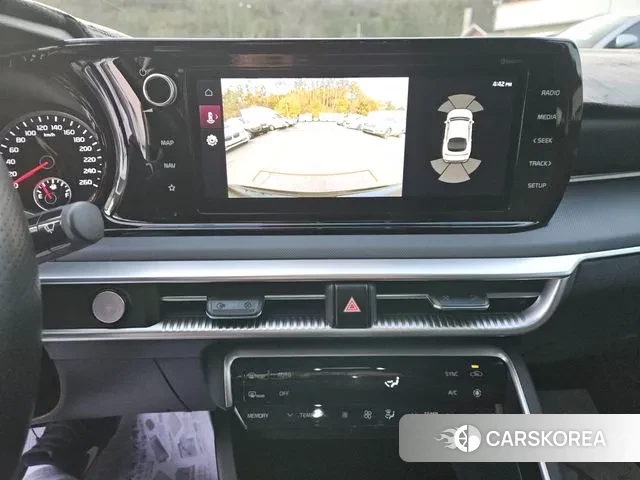 Kia K5 3rd generation 2023 Черный из Кореи, фото 6