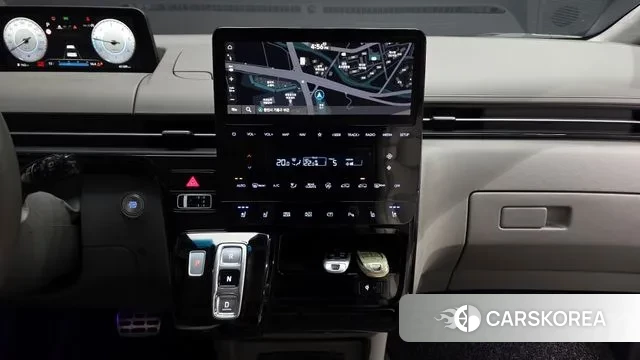 Hyundai Staria 2023 Белый из Кореи, фото 6