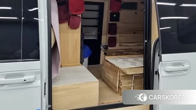 Hyundai Staria 2025 Белый из Кореи, фото 6