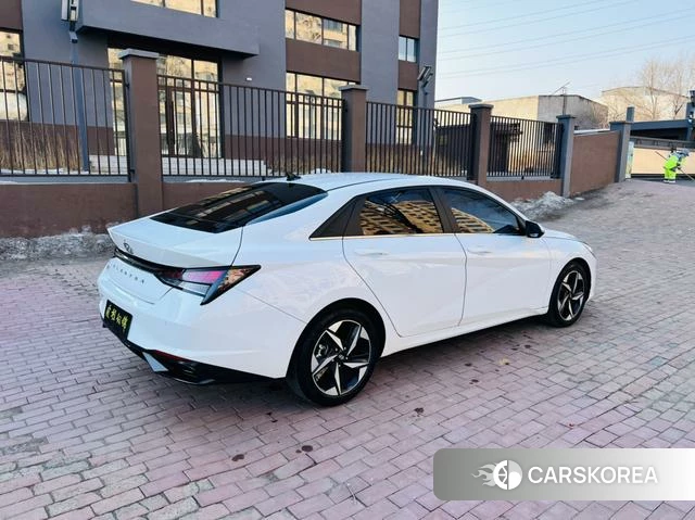 Hyundai Elantra 2022 Белый из Китая, фото 6