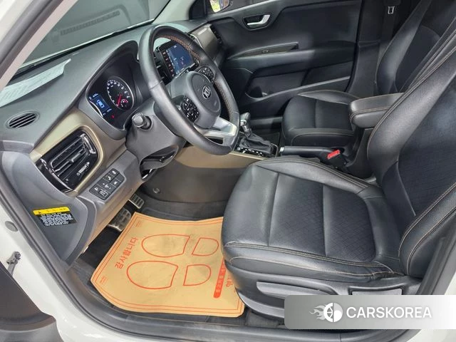 Kia Stonic 2018 Белый из Кореи, фото 6
