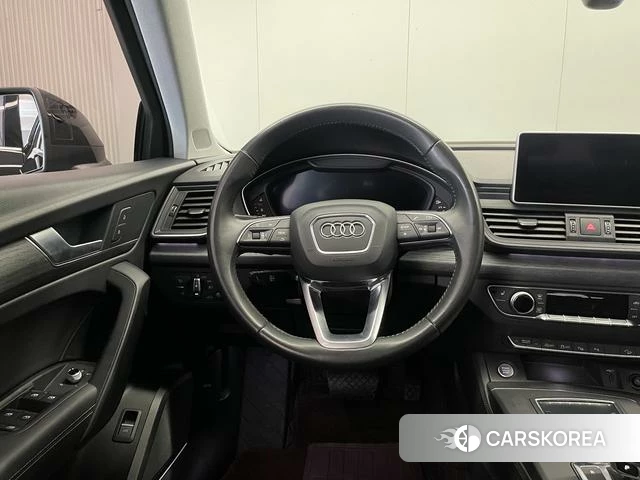 Audi Q5L 2021 Черный из Китая, фото 6