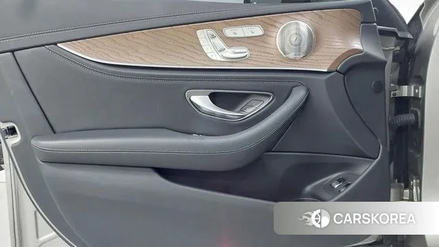 Mercedes-Benz E-Class W213 2022 Серебряный из Кореи, фото 6