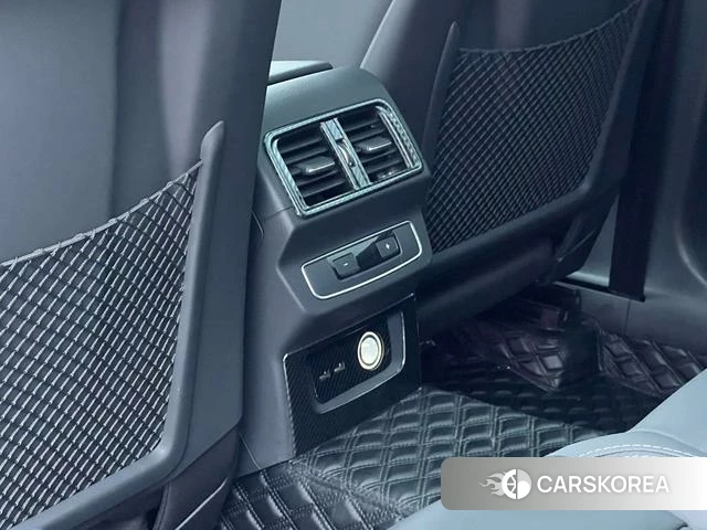 Audi Q5L 2023 Белый из Китая, фото 6