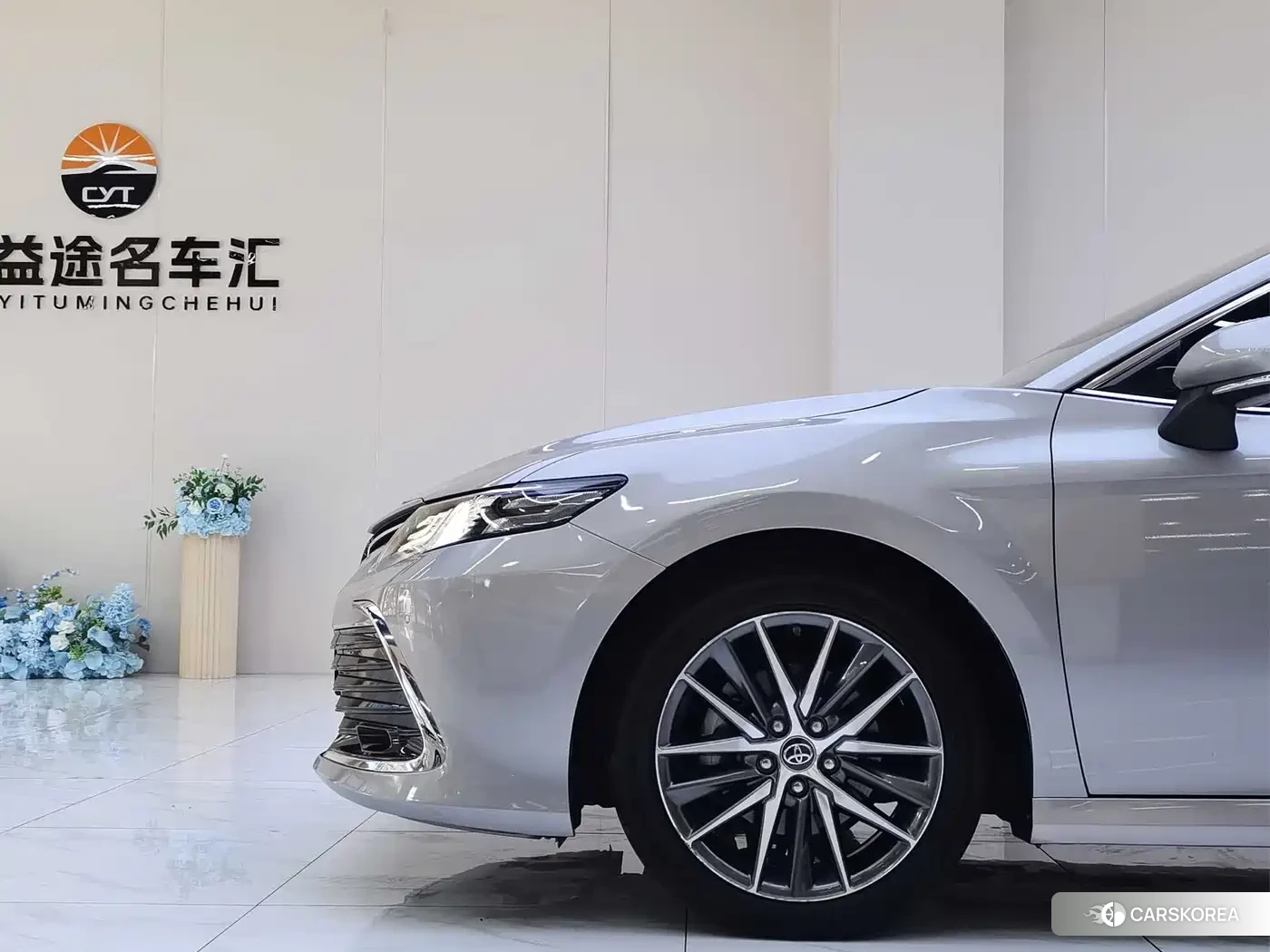 Toyota Camry 2022 Champagne/brown из Китая, фото 6