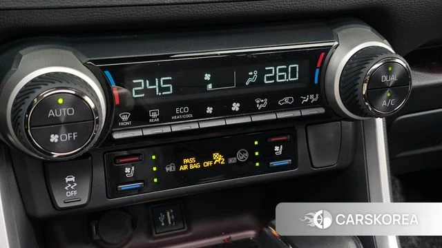 Toyota RAV4 5th Generation 2023 Черный из Кореи, фото 6