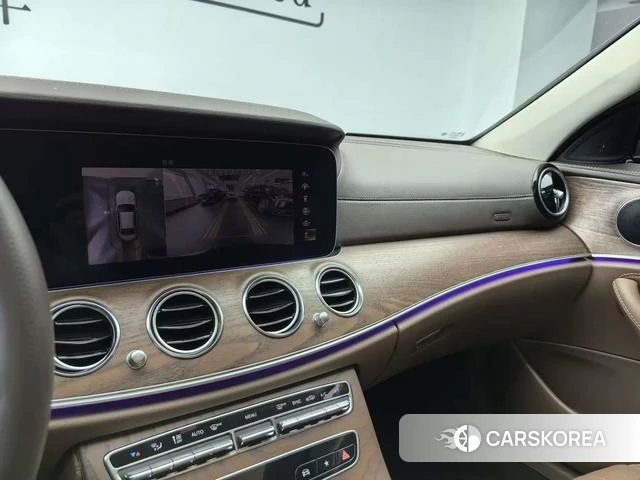 Mercedes-Benz E-class 2022 Черный из Китая, фото 6