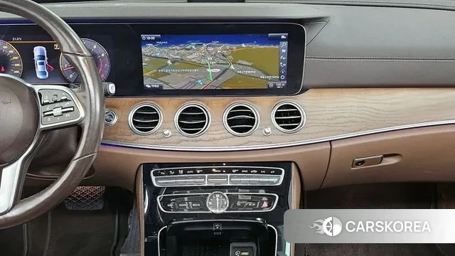 Mercedes-Benz E-Class W213 2018 Белый из Кореи, фото 6