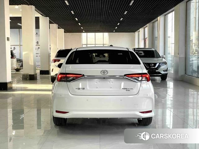 Toyota Corolla 2023 Белый из Китая, фото 6