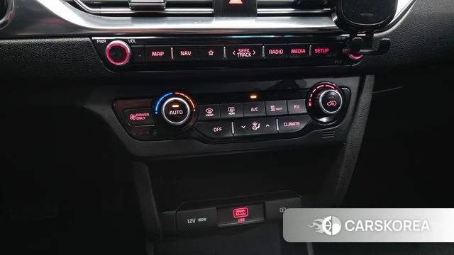 Kia Niro Plus 2022 Серебряный из Кореи, фото 6