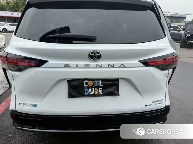Toyota Saina 2025 Белый из Китая, фото 6