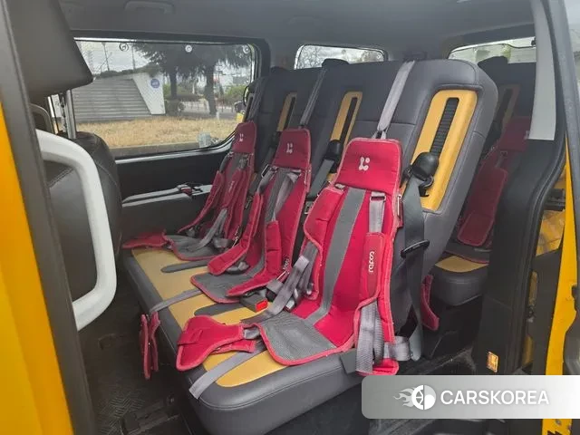 Hyundai Staria 2022 Желтый из Кореи, фото 6