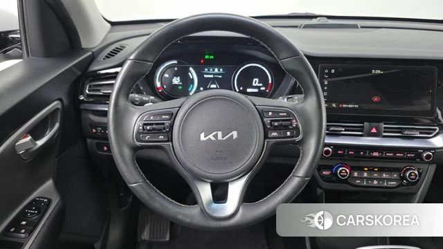 Kia Niro Plus 2022 Серебряный из Кореи, фото 6