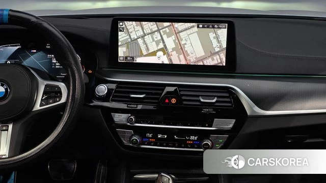 BMW 5 Series (G30) 2023 Белый из Кореи, фото 6