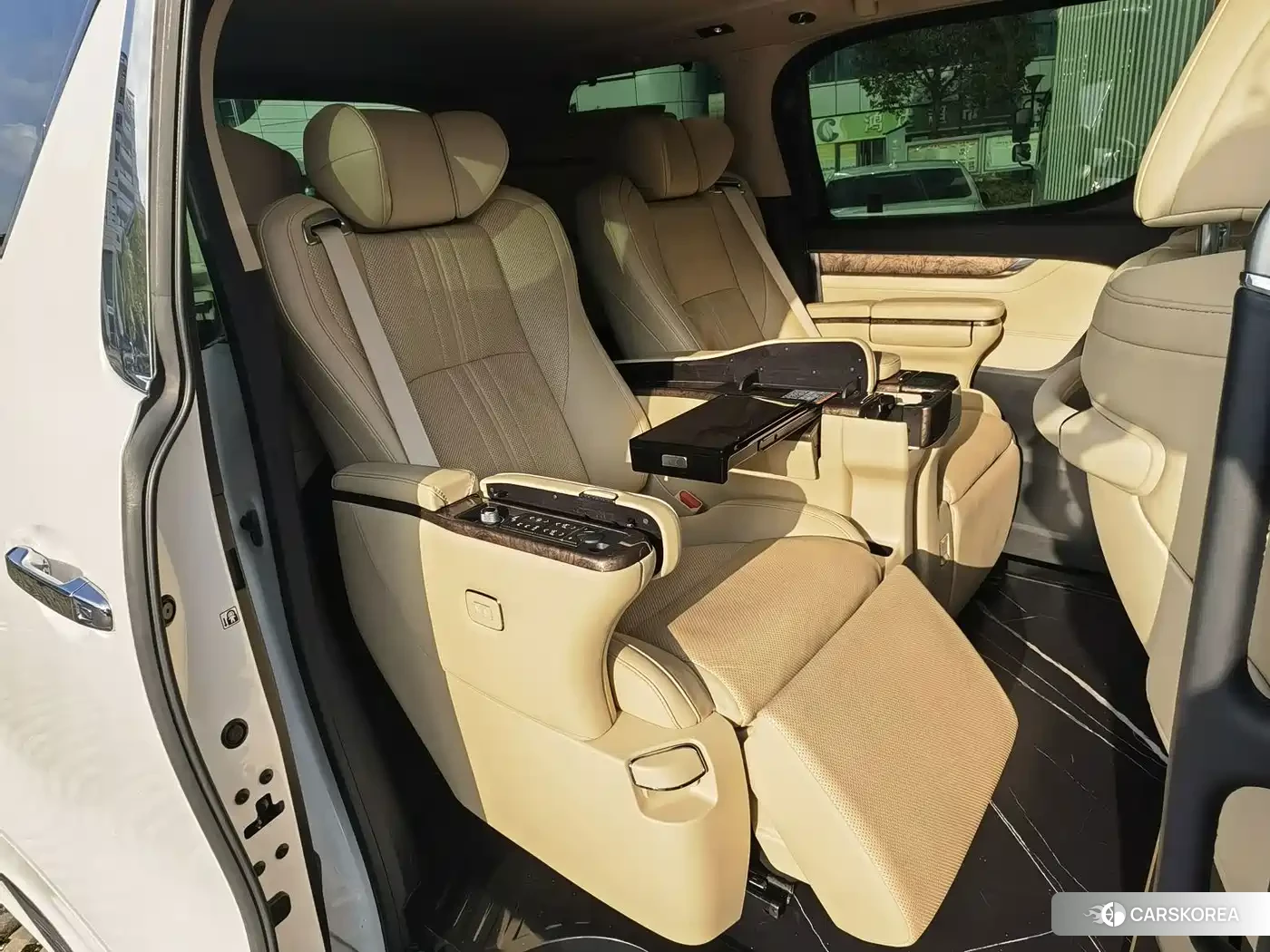 Toyota Elfa 2022 Белый из Китая, фото 6