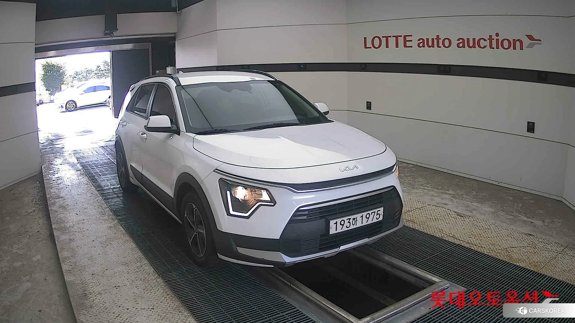 Kia Niro Hybrid 2022 Snow White Pearl (optional) из Кореи, фото 6
