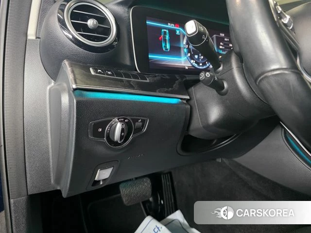 Mercedes-Benz E-Class W213 2019 Синий из Кореи, фото 6