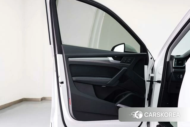 Audi Q5L 2023 Белый из Китая, фото 6