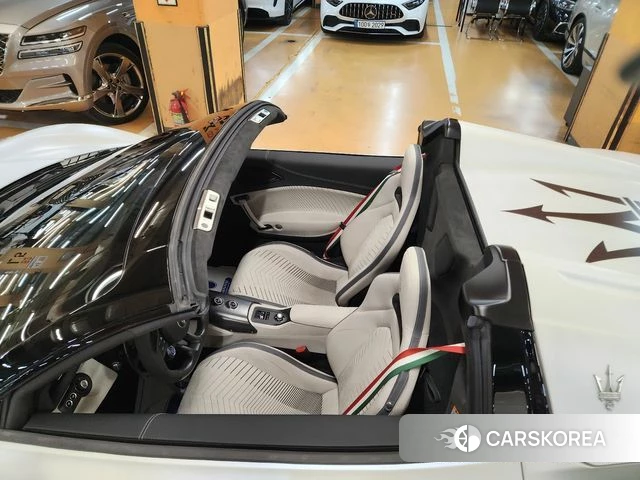 Maserati MC20 2023 Белый из Кореи, фото 6