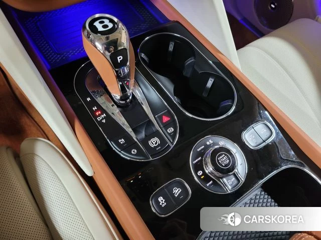 Bentley Bentayga 2026 Жемчужный цвет из Кореи, фото 6