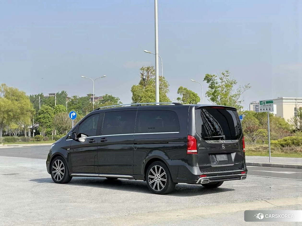 Mercedes-Benz V-class 2021 Серебристо-серый из Китая, фото 6