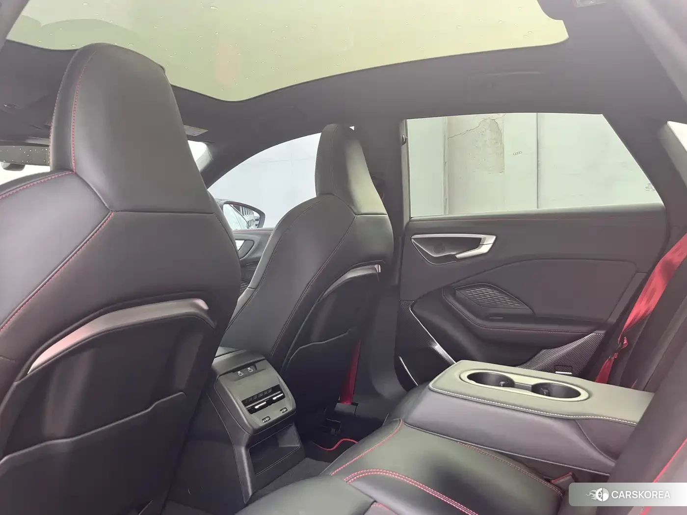 Audi A5L 2025 Red/purple из Китая, фото 6