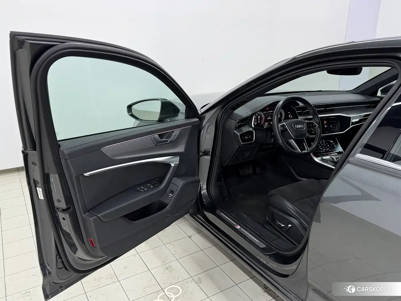 Audi A6L 2024 Silver/gray из Китая, фото 6