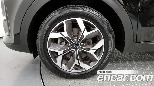 Kia Sportage The Bold 2021 Черный из Кореи, фото 6