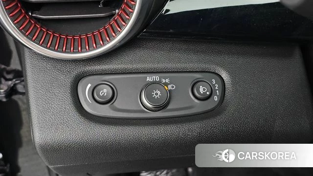 Chevrolet (GM Daewoo) Trax Crossover 2023 Черный из Кореи, фото 6